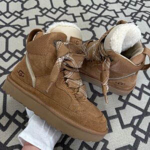 Women's UGG Highmel Sneaker Boot in Chestnut Fur Suede Shearling Sz 7.5